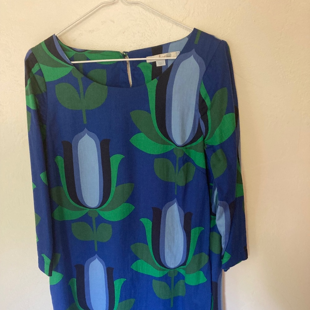 Boden blue shift dress with mod flowers, size 6